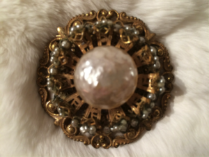 1940-1950 MIRIAM HASKELL Baroque & Seed Pearls in Gold Tone Pin Brooch